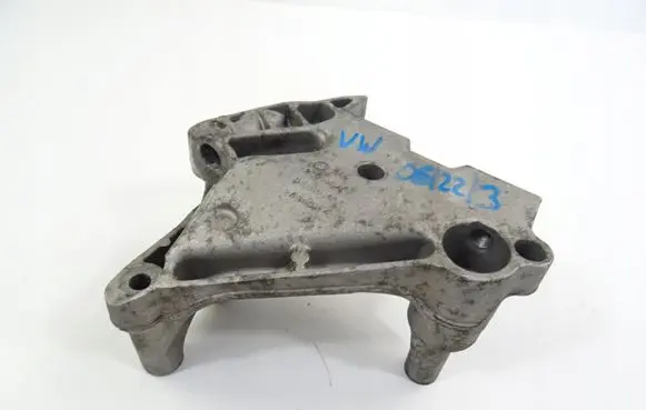 Audi Q2 - Engine mounting bracket 04L199207D