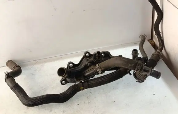 Engine coolant pipe/hose