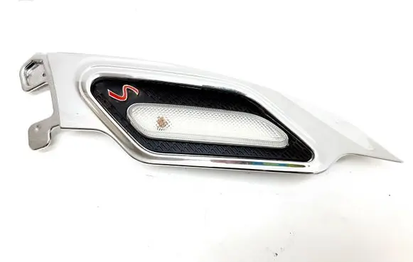 Mini Cooper Countryman R60 Front fender indicator light 61697910