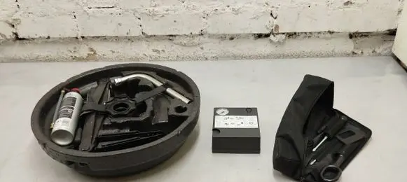 Audi Q2 - Tool set 81a012109d