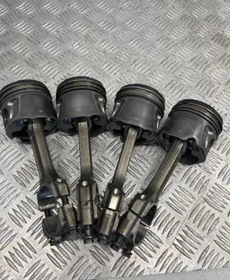 Opel Insignia A Piston with connecting rod 