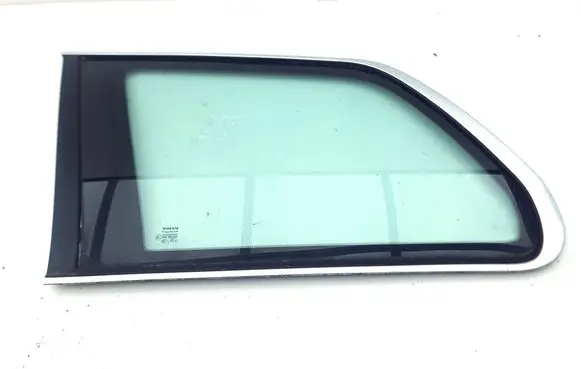 Volvo XC90 Rear side window