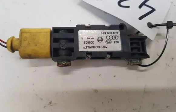 Audi A4 S4 B7 8E 8H Airbag deployment crash/impact sensor 8E0959651