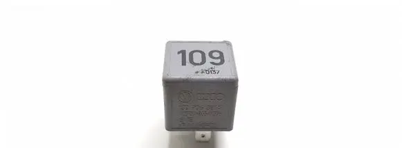 Volkswagen Golf IV Other relay 1J0906381A