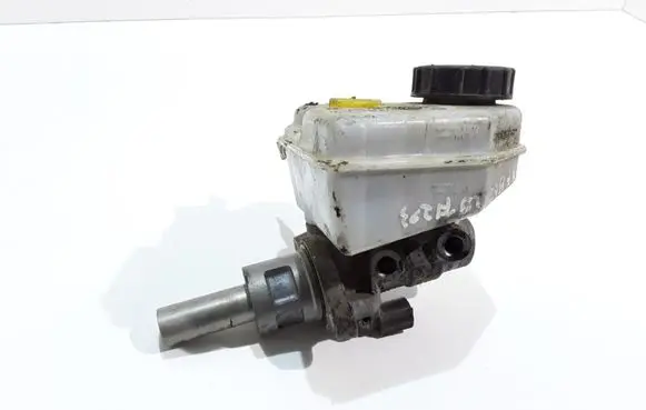 Skoda Fabia Mk2 (5J) Master brake cylinder