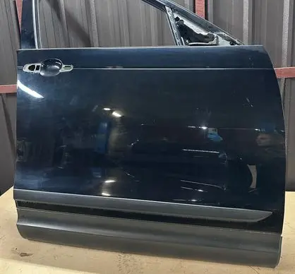 Land Rover Discovery 5 Front door 20768584357605