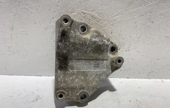 Opel Astra G Engine mounting bracket 90529603