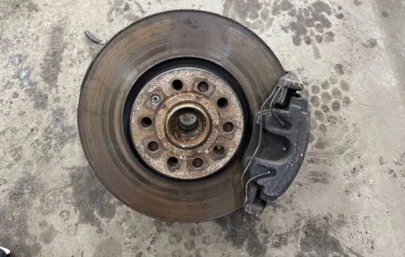 Volkswagen Golf VI Front wheel bearing hub 
