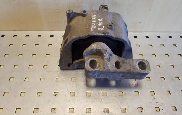 Volkswagen Touran I Engine mount bracket 1K0199262