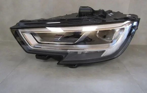 Audi A3 S3 8V Headlight/headlamp 8V0941033C
