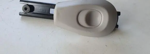 Renault Captur Seat belt adjustment rail 