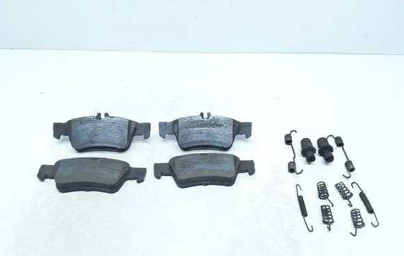 Mercedes-Benz E W212 Brake pads (rear) 