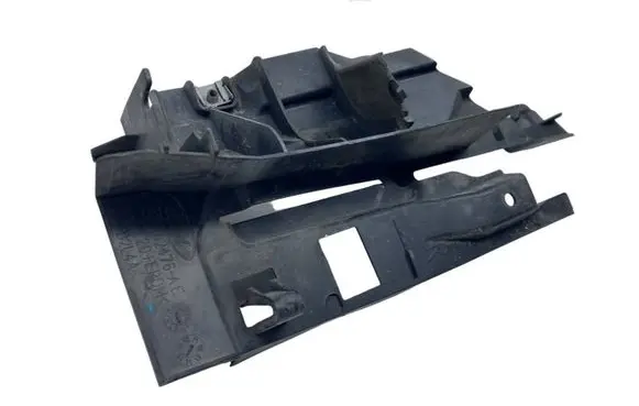 Ford Focus Fender mounting bracket BM51A02476AE D2L4A