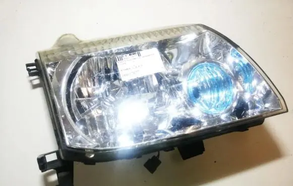 Nissan X-Trail T30 Headlight/headlamp
