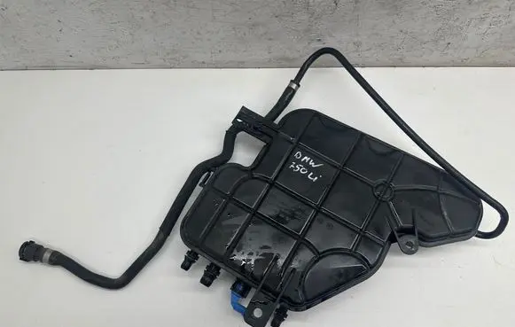 BMW 7 F01 F02 F03 F04 Coolant expansion tank/reservoir 8610819 108086