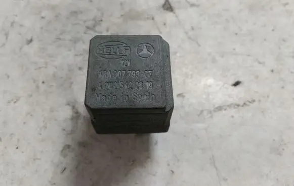 Mercedes-Benz Sprinter W901 W902 W903 W904 Other relay A0025422619
