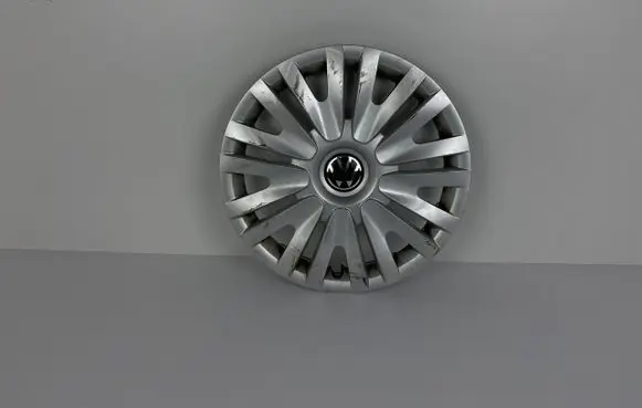 Volkswagen Caddy R15 wheel hub/cap/trim 2K7