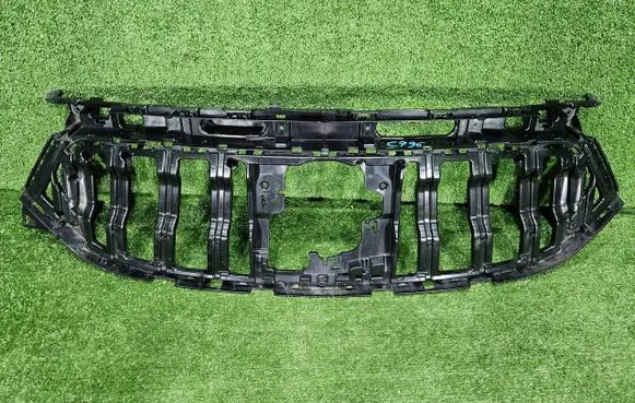 Mercedes-Benz EQA Front bumper upper radiator grill