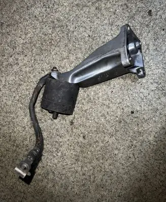 BMW 5 E34 Engine mounting bracket 1133362