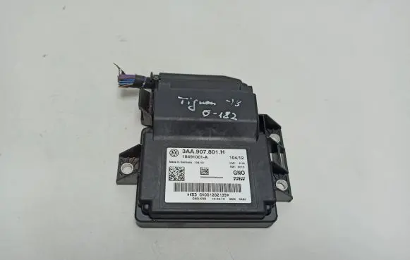 Volkswagen Tiguan Hand brake control module 3AA907801H