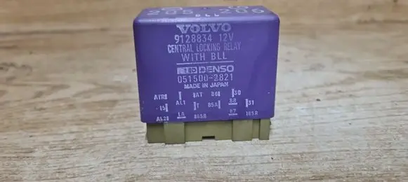 Volvo 850 Central locking relay 9128834