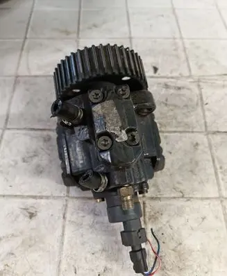 Alfa Romeo 147 Fuel injection high pressure pump 0445010007