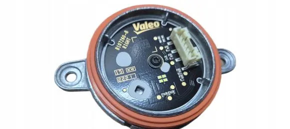 Toyota Corolla Cross Voltage converter/converter module 
