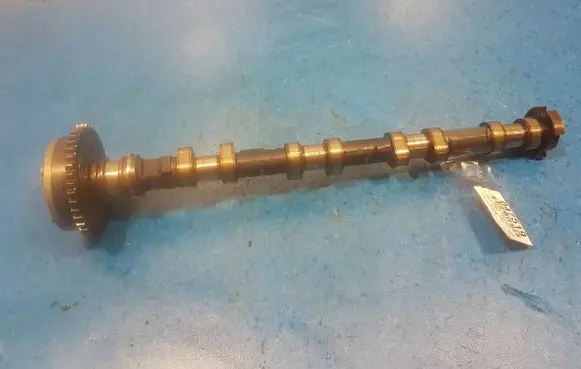 BMW 7 E38 Camshaft 7504152