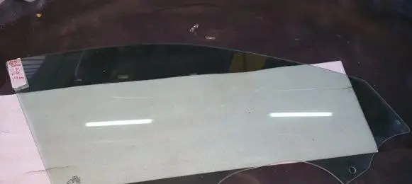 Audi Q5 SQ5 Front door window glass four-door