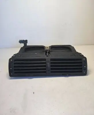 BMW 7 E38 Dash center air vent grill 8390111