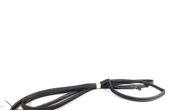 Toyota Corolla Verso E121 Rubber seal front door (on door) 67861-13030