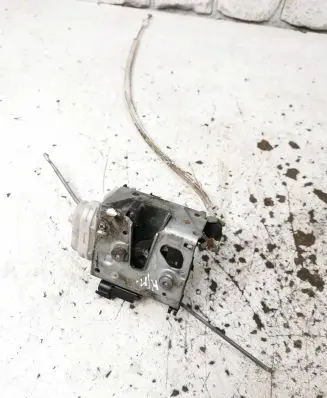 Audi A4 S4 B5 8D Front door lock 8D1837015F