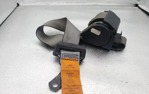 BMW 5 E39 Front seatbelt 8217386 566216500