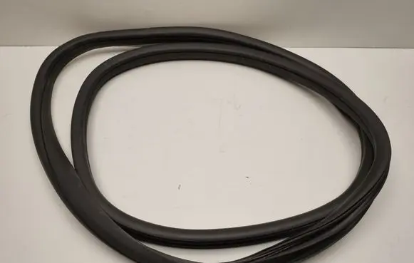 Mercedes-Benz C W205 Rear door rubber seal (on body) A2056970251