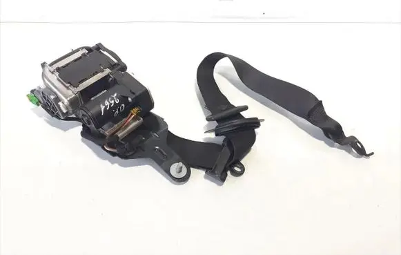 Mercedes-Benz C W204 Front seatbelt A2048604686