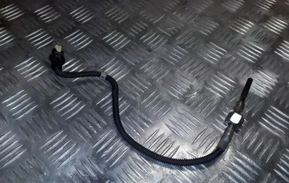 Mercedes-Benz C W205 Exhaust gas temperature sensor A0009058904 A0255456526