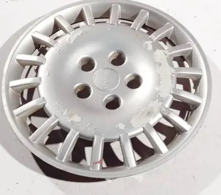 Saab 9-5 R15 wheel hub/cap/trim 8335700
