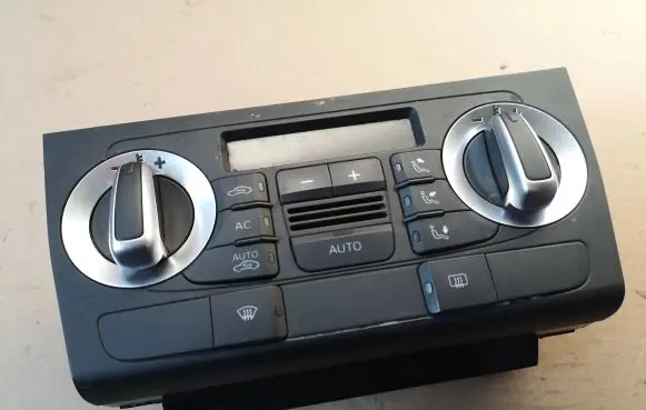 Audi A3 S3 A3 Sportback 8P Climate control unit 8P0820043BG A2C53301899