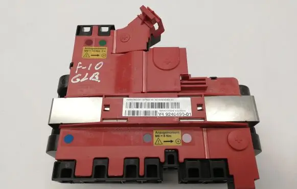 BMW 5 F10 F11 Fuse module 9240490