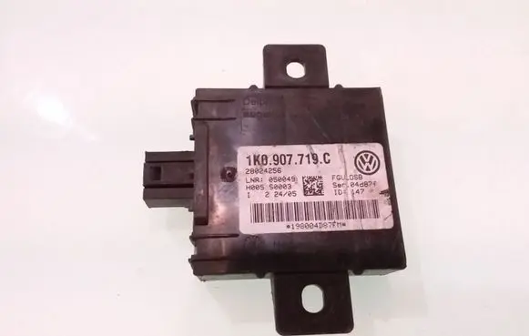 Audi A3 S3 8P Alarm control unit/module 1K0907719C 28024256