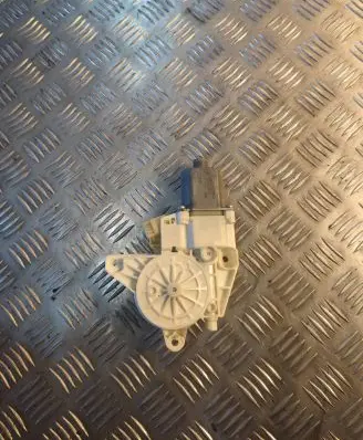 Mercedes-Benz C W204 Front door window regulator motor A2048200142 971133100