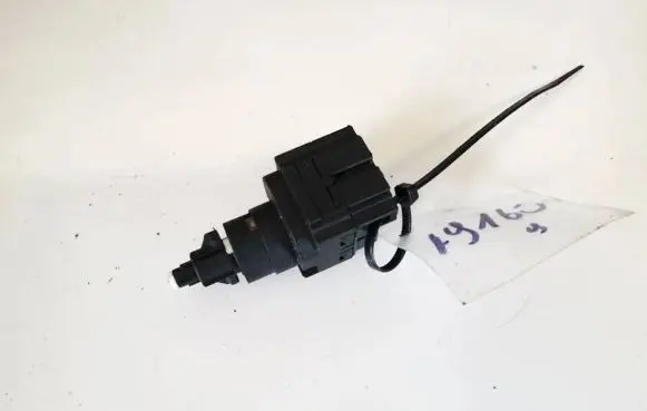 Volkswagen Polo IV 9N3 Brake pedal sensor switch 6q0945511