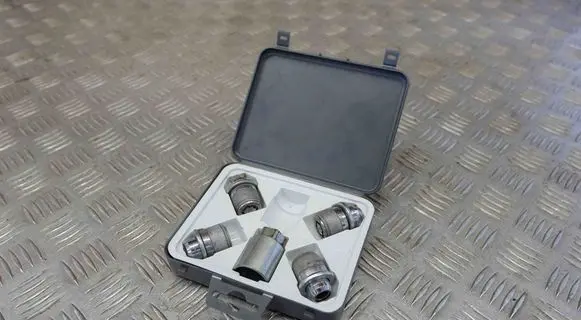 Toyota Yaris XP210 Anti-theft wheel nuts and lock PW45600013