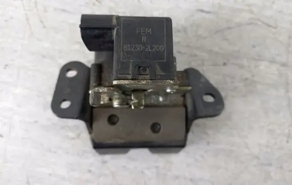 Hyundai i30 Tailgate lock latch 81230-2L200