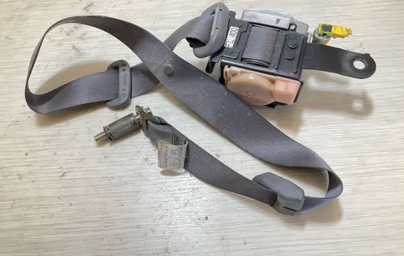 Hyundai Tucson JM Front seatbelt 888102E400