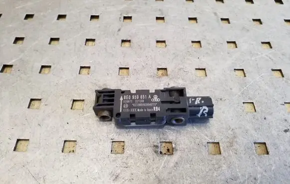 Audi A3 S3 A3 Sportback 8P Airbag deployment crash/impact sensor 8E0959651A