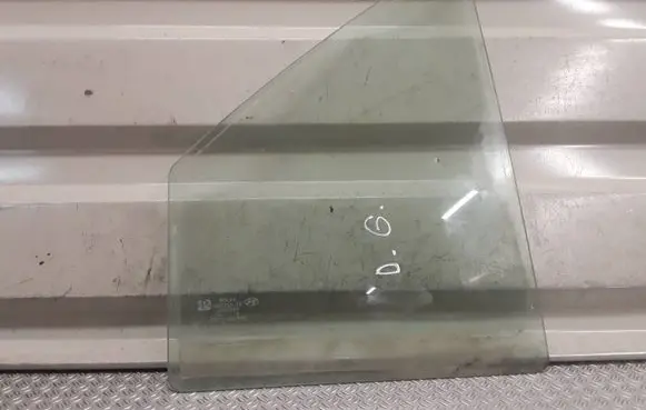 Hyundai Sonata Rear vent window glass 