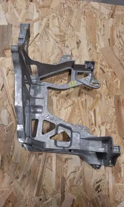 Headlight/headlamp mounting bracket