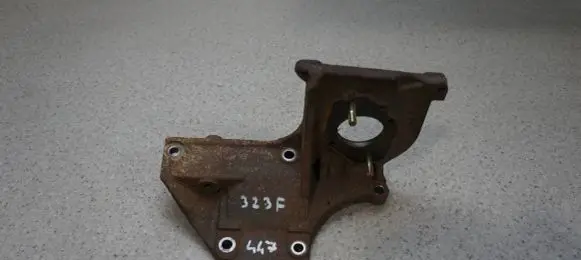 Mazda 323 F Engine mounting bracket