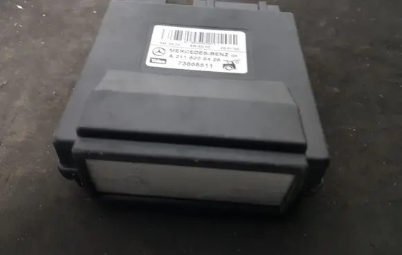 Mercedes-Benz CLS C219 Comfort/convenience module 2118209426